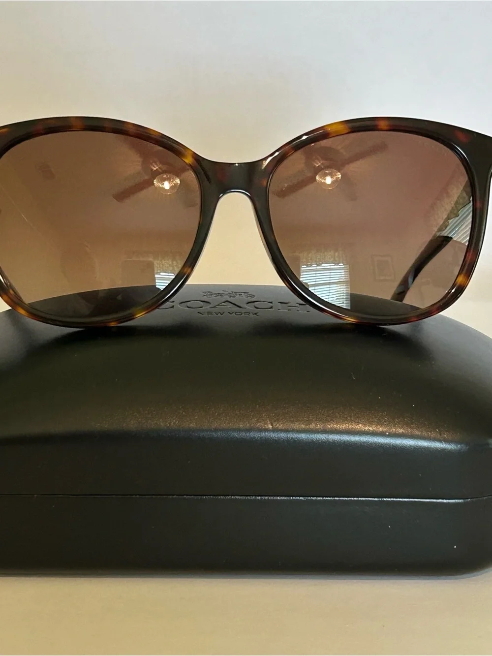 Coach Dark Tortoise Sunglasses Polarized Brown Non prescription lenses